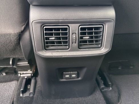 Used 2025 Toyota RAV4 XLE FWD image 20
