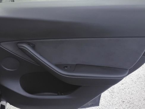 Used 2023 Tesla Model Y AWD image 23