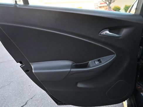 Used 2018 Chevrolet Volt Premier w/ Driver Confidence Package image 39