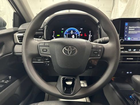 Used 2026 Toyota Camry LE FWD image 18