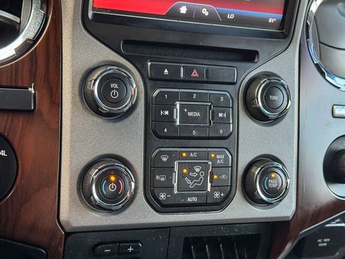 Used 2013 Ford F250 Lariat w/ Chrome Pkg AWD/4WD image 38
