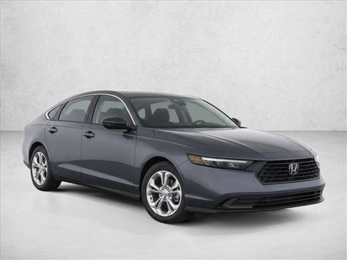 Certified 2025 Honda Accord LX image 3