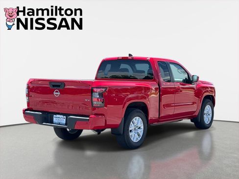 Used 2023 Nissan Frontier SV w/ Technology Package RWD image 2
