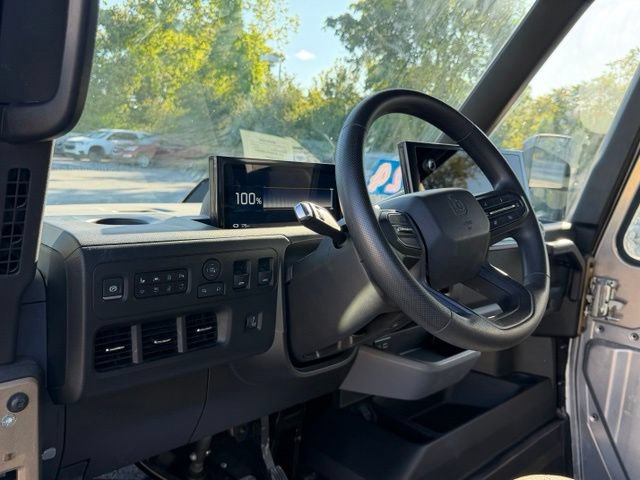 Used 2024 Chevrolet Brightdrop 600 w/ Commercial Equipment Package AWD/4WD image 32