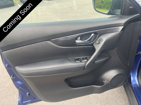 Used 2018 Nissan Rogue SV FWD image 10