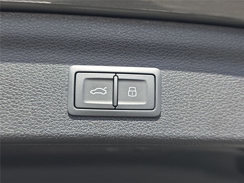 Used 2024 Audi Q3 2.0T Premium Plus image 10