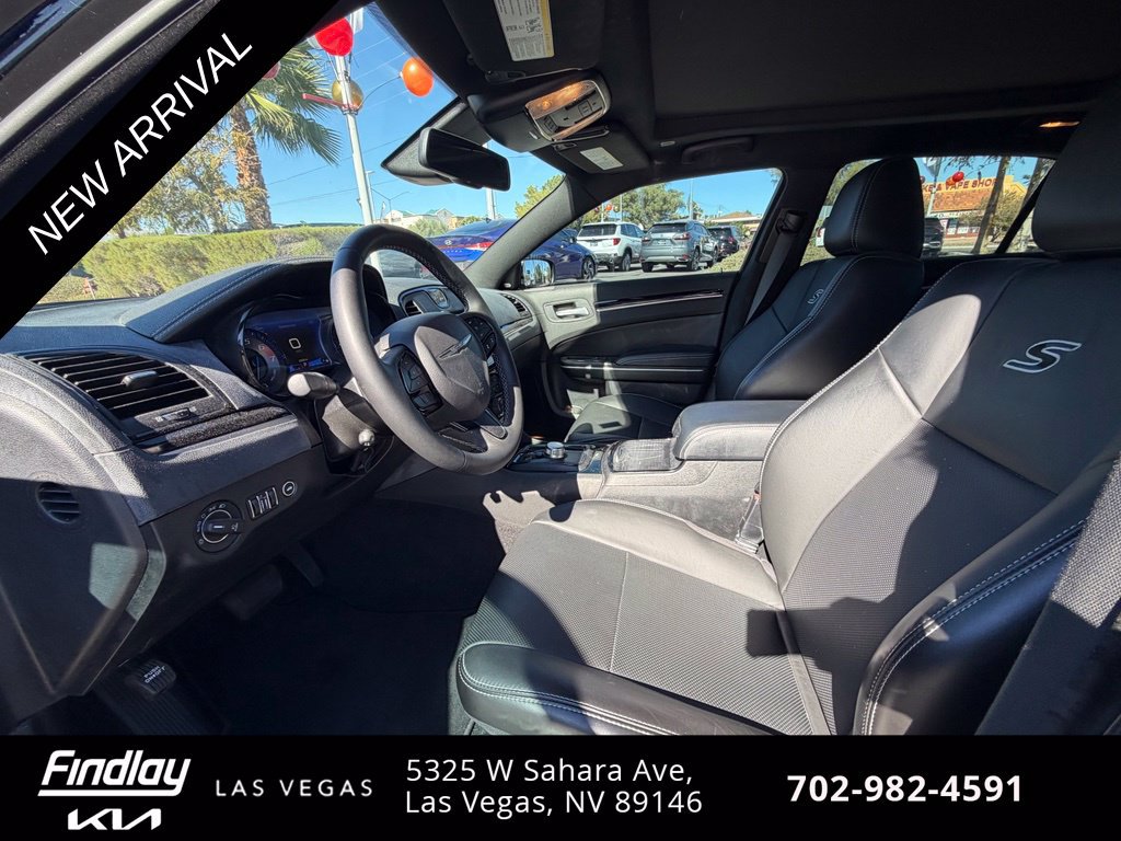 Used 2023 Chrysler 300 S w/ Comfort Group RWD image 9