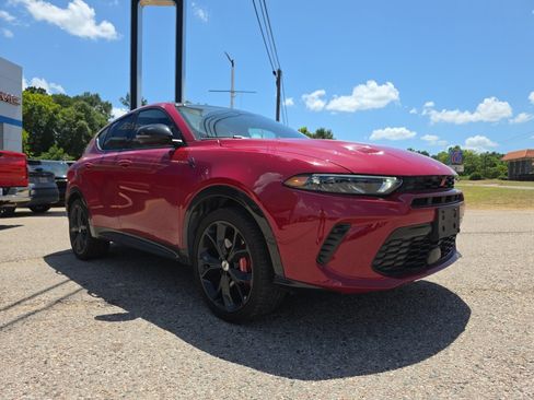 Used 2024 Dodge Hornet R/T Plus AWD/4WD image 9