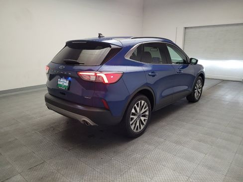 Used 2022 Ford Escape Titanium AWD/4WD image 9