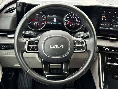 Used 2022 Kia Carnival EX FWD image 14