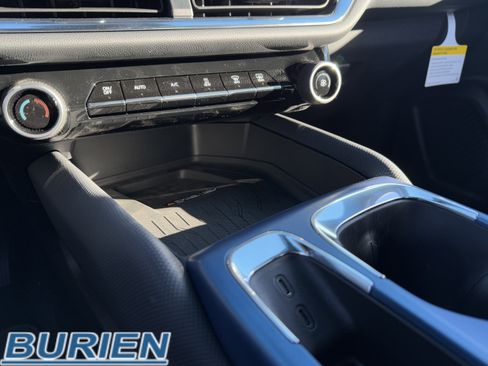 New 2026 Chevrolet Equinox EV LT image 16