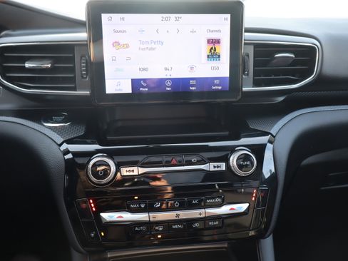 Used 2023 Ford Explorer ST-Line w/ Class IV Trailer Tow Package image 20