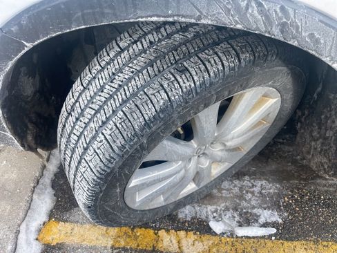 Used 2010 MAZDA CX-9 Grand Touring w/ Moonroof & Bose Audio Pkg image 8