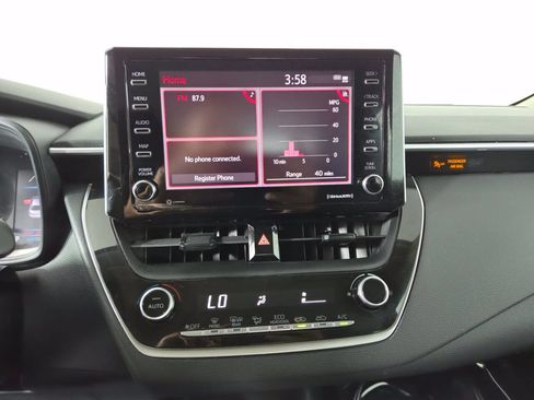 Used 2021 Toyota Corolla LE FWD image 23