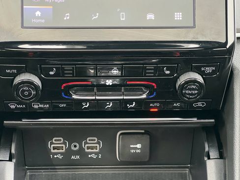 Used 2024 Jeep Grand Cherokee Altitude image 22