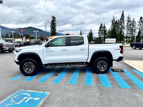 Used 2024 Chevrolet Colorado ZR2 w/ ZR2 Convenience Package III image 4