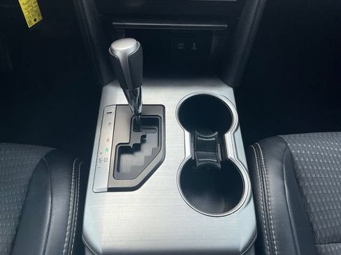 Used 2012 Toyota Camry SE FWD image 23
