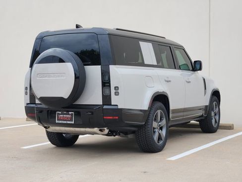 New 2026 Land Rover Defender 130 X-Dynamic SE AWD/4WD image 4