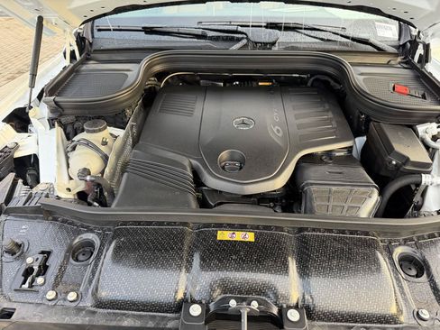 Used 2025 Mercedes-Benz GLS 450 4MATIC image 40