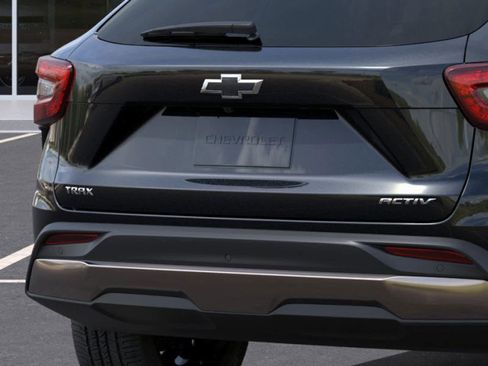 New 2025 Chevrolet Trax ACTIV w/ Sunroof Package image 14
