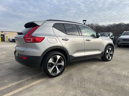 Certified 2025 Volvo XC40 B5 Plus image 9