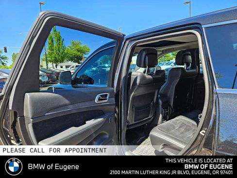 Used 2012 Jeep Grand Cherokee SRT8 w/ Luxury Group II AWD/4WD image 19