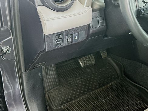 Used 2017 Toyota RAV4 Limited FWD image 17