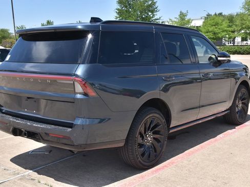 Certified 2025 Lincoln Navigator Reserve w/ Jet Appearance Package AWD/4WD image 7
