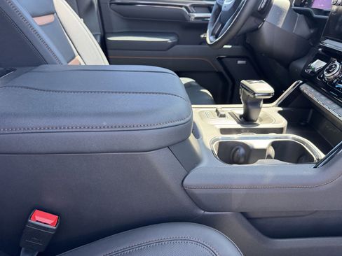 New 2026 GMC Sierra 1500 AT4 w/ AT4 Premium Package AWD/4WD image 8