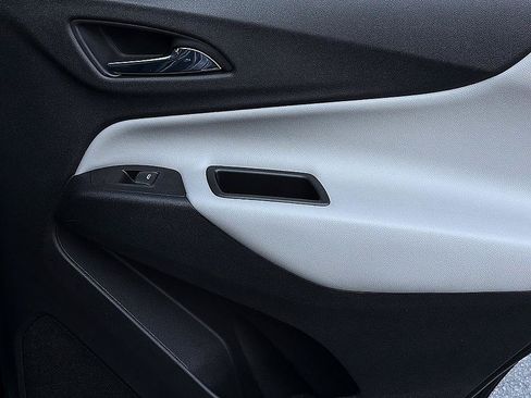 Used 2020 Chevrolet Equinox LS w/ LS Convenience Package FWD image 27