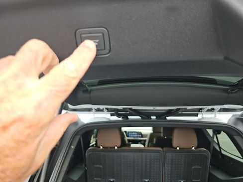 New 2026 Chevrolet Suburban High Country image 18