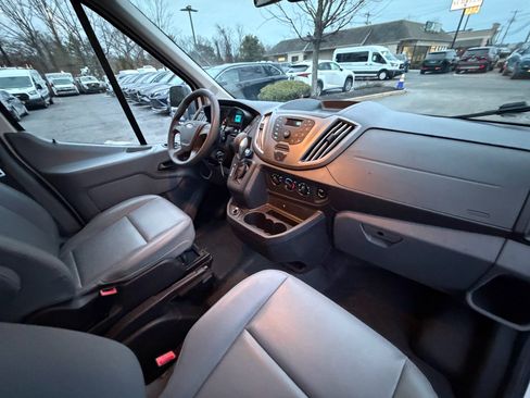 Used 2018 Ford Transit 150 XL image 28