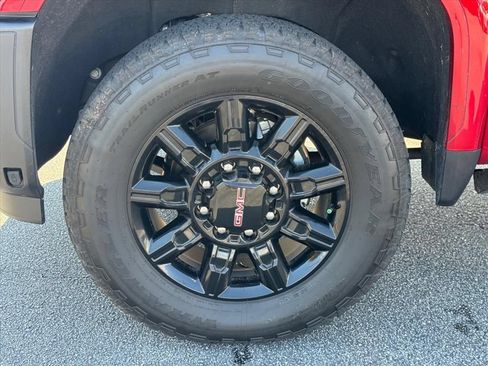 Used 2024 GMC Sierra 2500 AT4 w/ AT4 Premium Plus Package AWD/4WD image 9