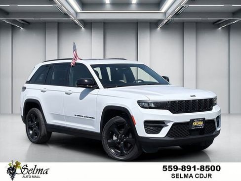Used 2023 Jeep Grand Cherokee Altitude AWD/4WD image 1