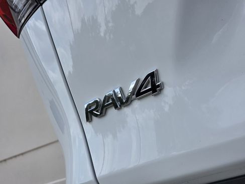 Used 2022 Toyota RAV4 XLE w/ Convenience Package image 37