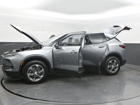 Used 2023 Chevrolet Blazer LT FWD image 43