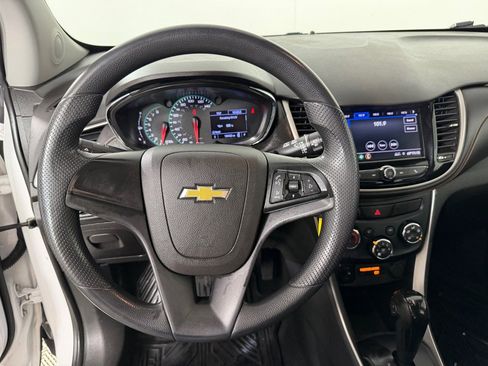 Used 2020 Chevrolet Trax LS image 15