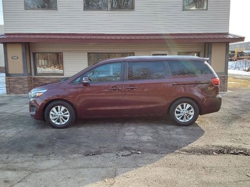 Used 2016 Kia Sedona LX w/ LX Convenience Package image 1