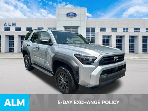 Used 2025 Toyota 4Runner SR5 AWD/4WD image 3