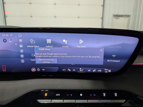 Used 2025 Buick Enclave Preferred image 22