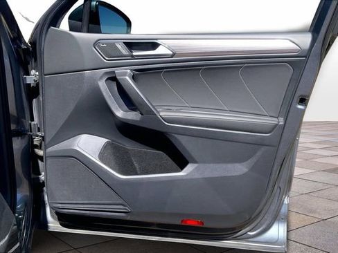 Used 2022 Volkswagen Tiguan SEL R-Line image 27