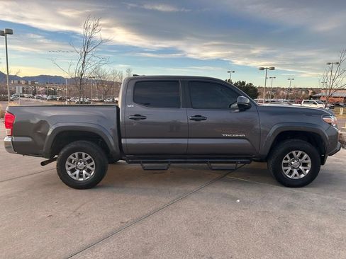 Used 2017 Toyota Tacoma SR5 w/ Tow Package image 9
