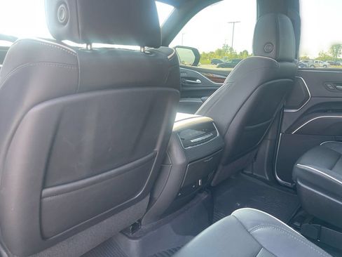 Certified 2022 Cadillac Escalade Premium Luxury w/ Performance Package AWD/4WD image 30