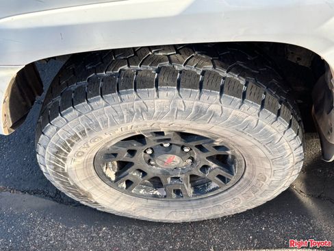 Used 2019 Toyota 4Runner TRD Off-Road Premium AWD/4WD image 8