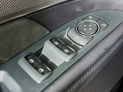 Certified 2019 Ford Explorer XLT w/ Equipment Group 202A image 30