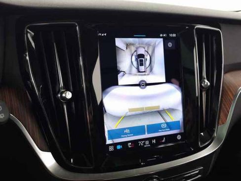 Used 2025 Volvo V60 B5 Cross Country Plus image 28