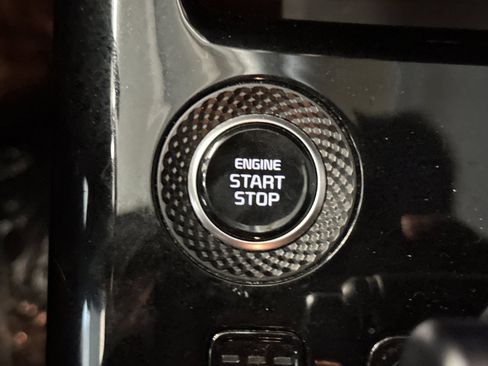 Certified 2023 Kia Niro EX image 31