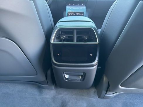 Used 2024 Lucid Air Touring image 16