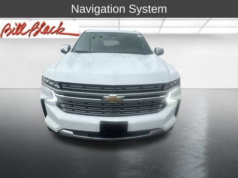 Used 2023 Chevrolet Suburban Premier AWD/4WD image 3