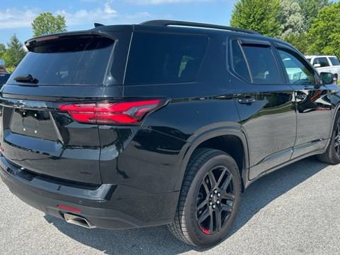 Certified 2023 Chevrolet Traverse Premier w/ Redline Edition AWD/4WD image 3
